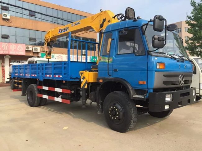 東風(fēng)145隨車吊(可裝3.5噸~6.3噸吊機(jī)) 東風(fēng)145隨車吊(可裝3.5噸~6.3噸吊機(jī))