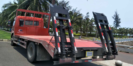 【國(guó)五】楚風(fēng)單橋挖機(jī)平板車