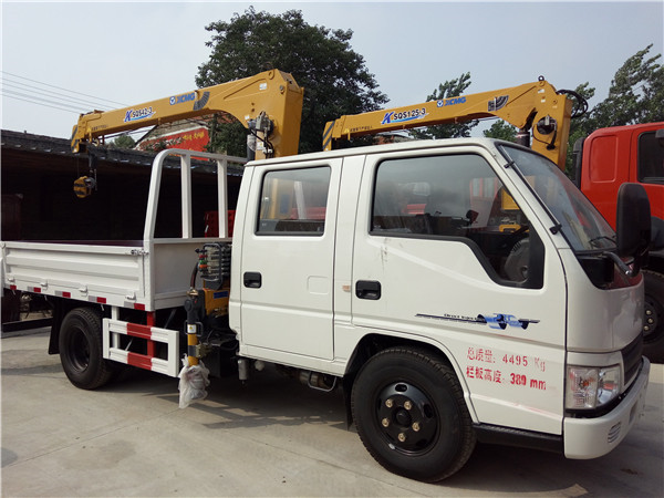 江鈴順達(dá)雙排徐工2噸隨車吊