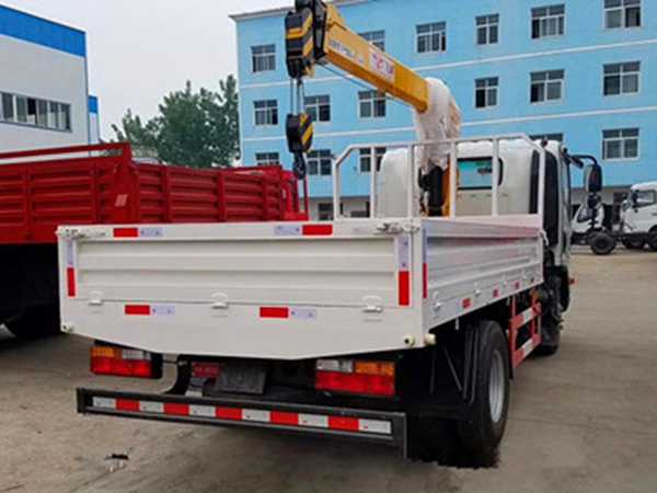 小型大運(yùn)3.2噸藍(lán)牌隨車吊