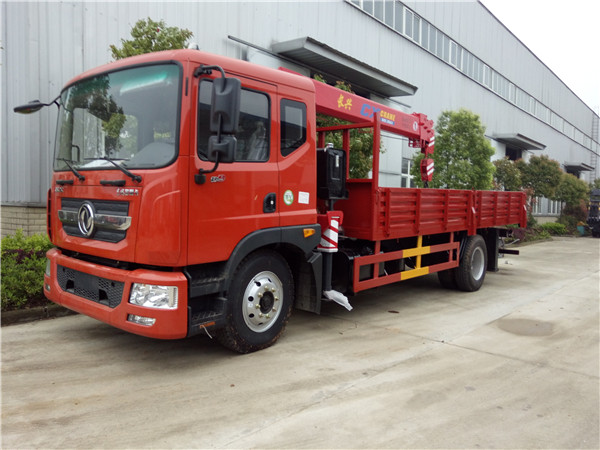 東風(fēng)多利卡長(zhǎng)興5噸隨車吊