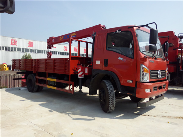 國(guó)五東風(fēng)玉虎6.3噸隨車吊 國(guó)五東風(fēng)玉虎6.3噸隨車吊