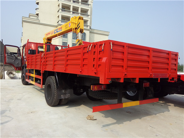 國(guó)五東風(fēng)玉虎6.3噸隨車吊 國(guó)五東風(fēng)玉虎6.3噸隨車吊