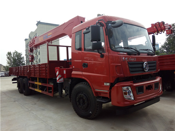 東風(fēng)后雙橋12噸隨車吊 東風(fēng)后雙橋12噸隨車吊