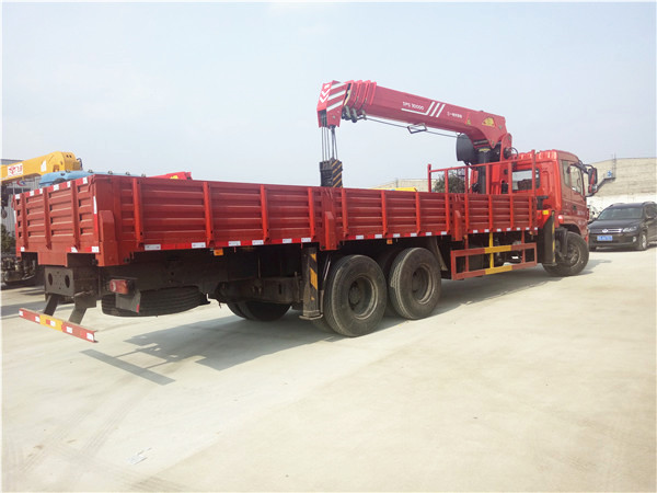 東風(fēng)后雙橋三一12噸隨車吊 東風(fēng)后雙橋三一12噸隨車吊