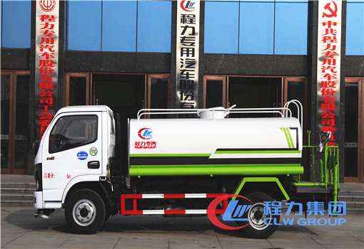 東風(fēng)多利卡國六5噸灑水車