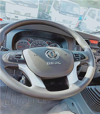 國六5噸灑水車方向盤