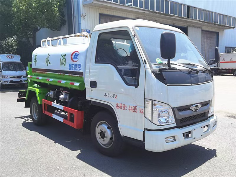 福田時(shí)代藍(lán)牌灑水車(chē)