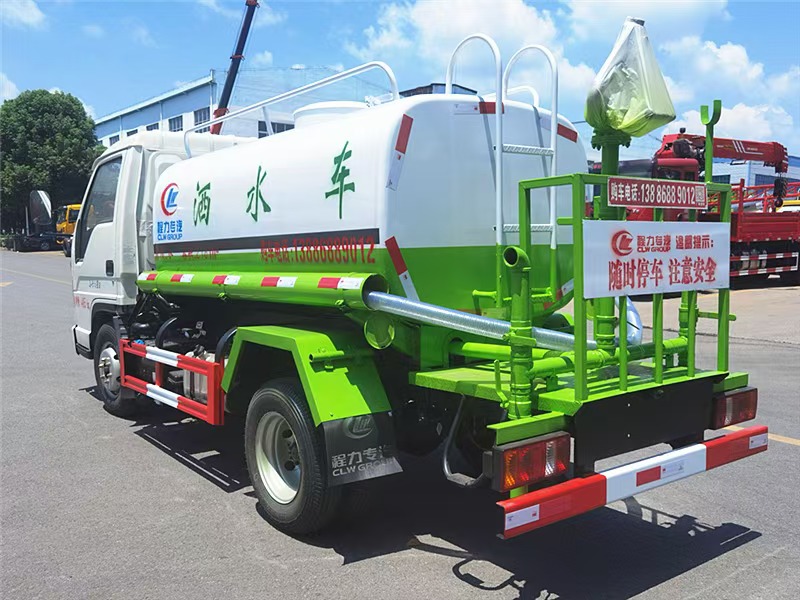 福田時(shí)代藍(lán)牌灑水車(chē)