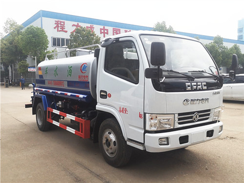 東風(fēng)多利卡D6灑水車(chē) 東風(fēng)多利卡D6灑水車(chē)