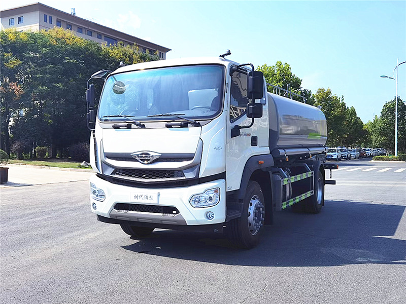 國六福田12噸灑水車強(qiáng)勢登場，抓住國六專汽時(shí)機(jī)!
