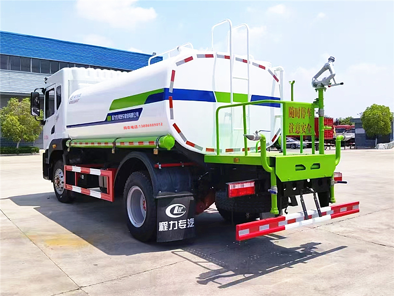 東風(fēng)多利卡D9灑水車