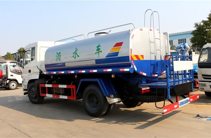 東風(fēng)專底12噸灑水車