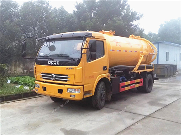 東風(fēng)多利卡D7吸污車