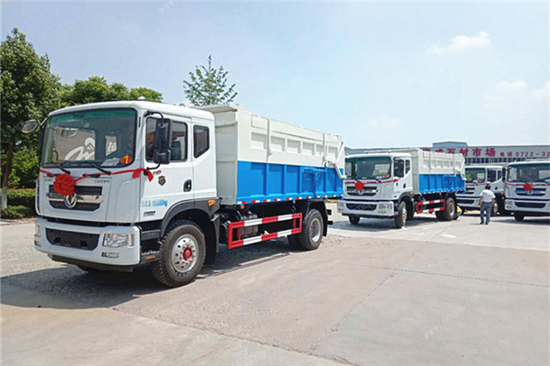 東風(fēng)多利卡D9對(duì)接式垃圾車