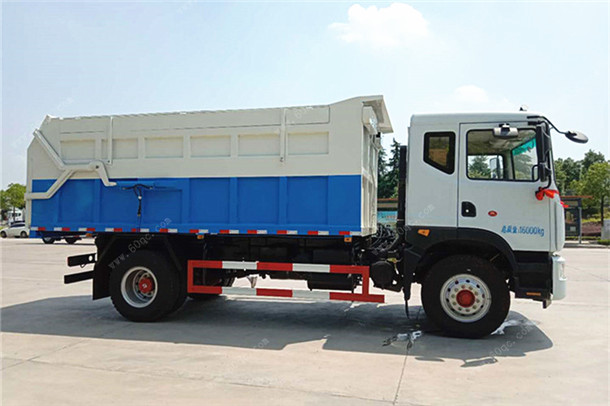 東風(fēng)多利卡D9對(duì)接式垃圾車