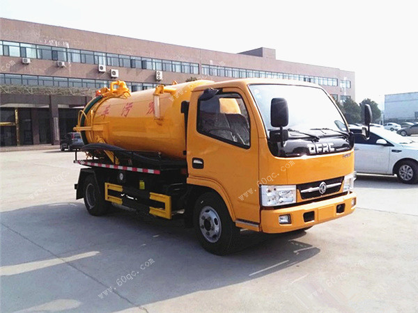 東風(fēng)多利卡D6吸污車