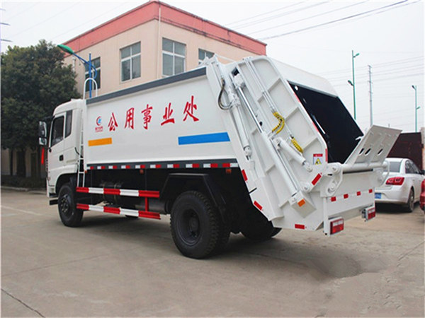 國(guó)五東風(fēng)D913或153壓縮式垃圾車