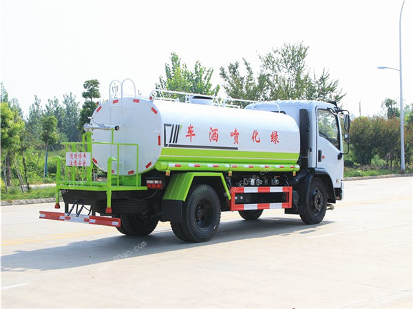 東風(fēng)福瑞卡9噸灑水車