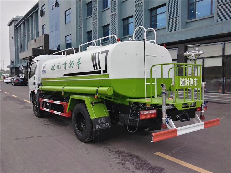 東風(fēng)福瑞卡國(guó)六灑水車(chē)