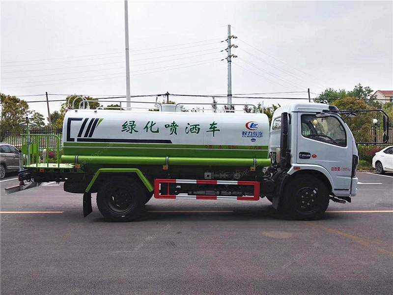 東風(fēng)福瑞卡國(guó)六灑水車(chē)