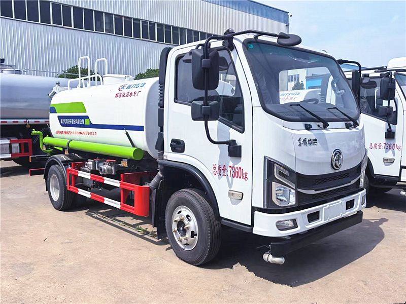 灑水霧炮車在作為出口車型時(shí)，采購(gòu)時(shí)需要注意哪幾項(xiàng)事情