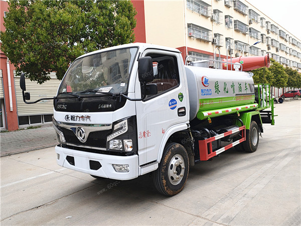 好的灑水車才能獲得認可，老客戶回購兩臺程力霧炮灑水車