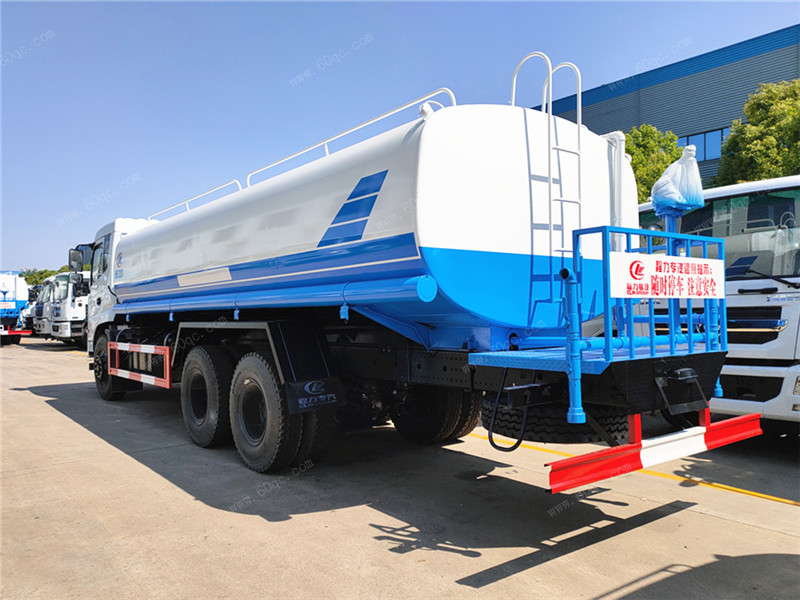 東風(fēng)雙橋?yàn)⑺?chē)