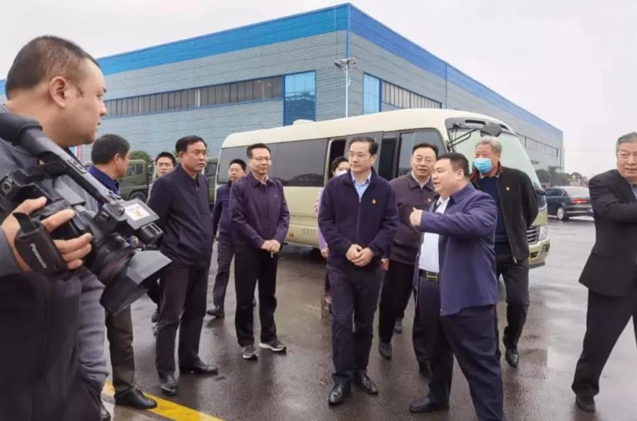 市區(qū)領(lǐng)導赴程力汽車集團視察指導專汽暨應(yīng)急裝備核心產(chǎn)業(yè)