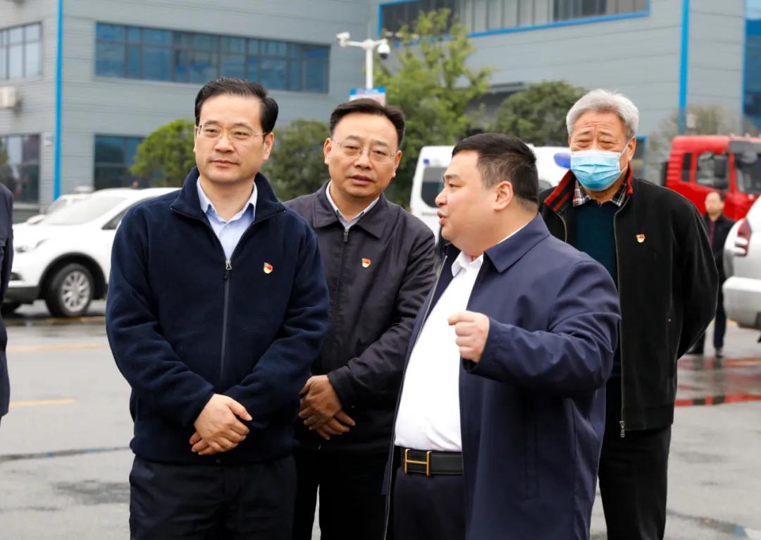 程阿羅，黨委副書記、常務(wù)副總經(jīng)理程國(guó)強(qiáng)，黨委書記何儒安、總經(jīng)辦服務(wù)中心主任張火生