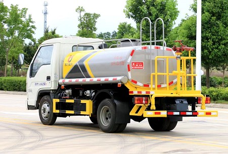 國(guó)六福田時(shí)代小卡之星藍(lán)牌2.7噸灑水車(chē)