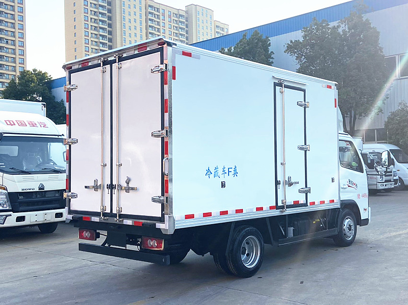 福田歐馬可M卡冷藏車(chē)