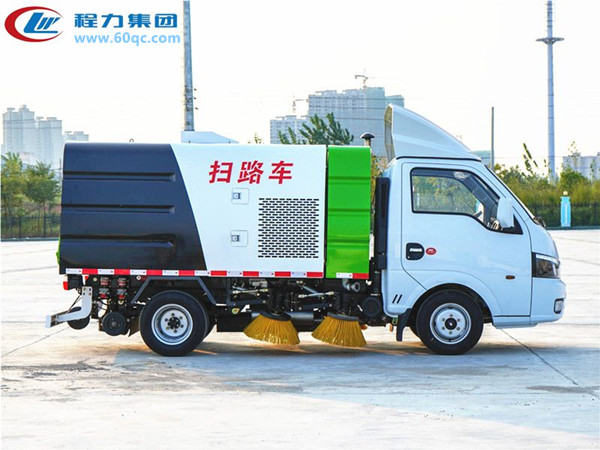 東風(fēng)途逸3方掃路車