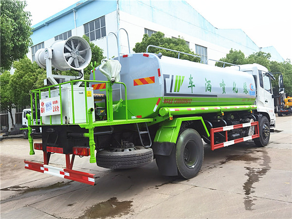 東風(fēng)天錦灑水霧炮車(chē)