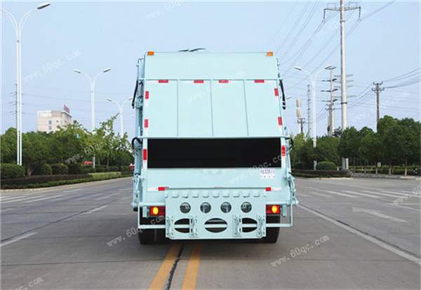 東風(fēng)天錦壓縮式垃圾車(chē)