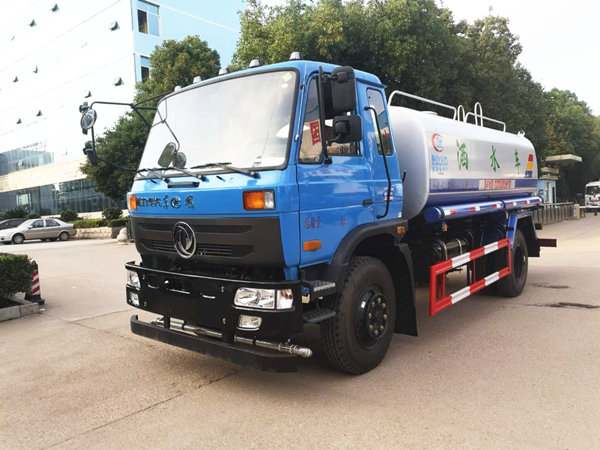 東風(fēng)145灑水車(chē)12方配置性能發(fā)車(chē)河北！